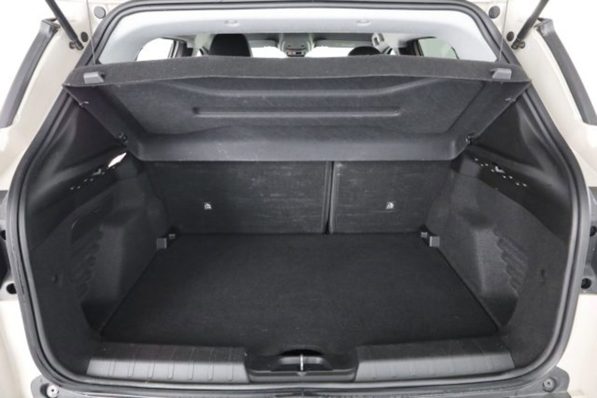 Jeep Avenger 1.2 turbo Summit fwd 100cv (6)
