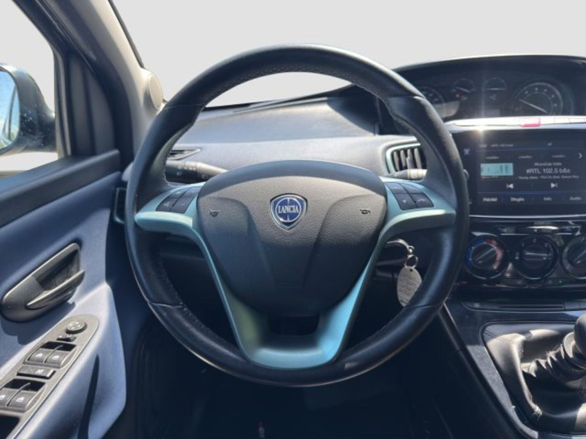 Lancia Ypsilon 1.0 FireFly 5 porte S&S Hybrid Ecochic A. Ferretti (12)
