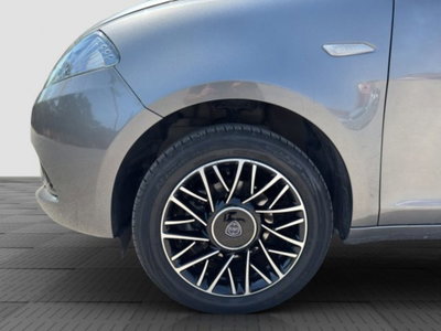 Lancia Ypsilon 1.0 FireFly 5 porte S&S Hybrid Ecochic A. Ferretti (15)