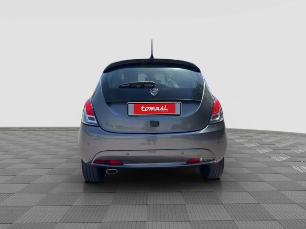 Lancia Ypsilon 1.0 FireFly 5 porte S&S Hybrid Ecochic A. Ferretti (4)