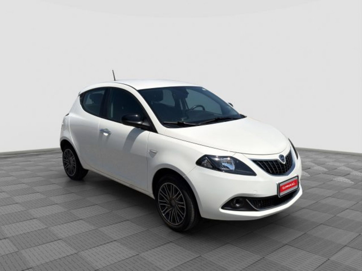 Lancia Ypsilon 1.0 FireFly 5 porte S&S Hybrid Gold Plus (7)