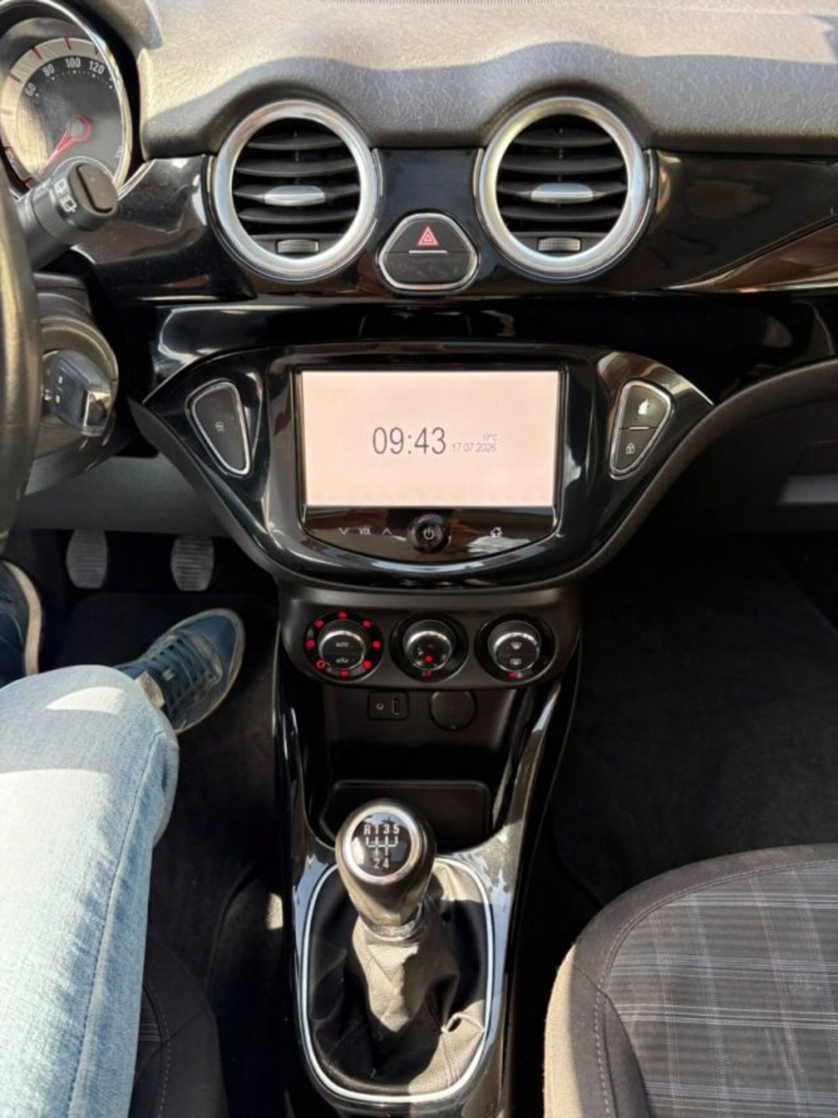 Opel Adam 1.2 70 CV Glam (11)
