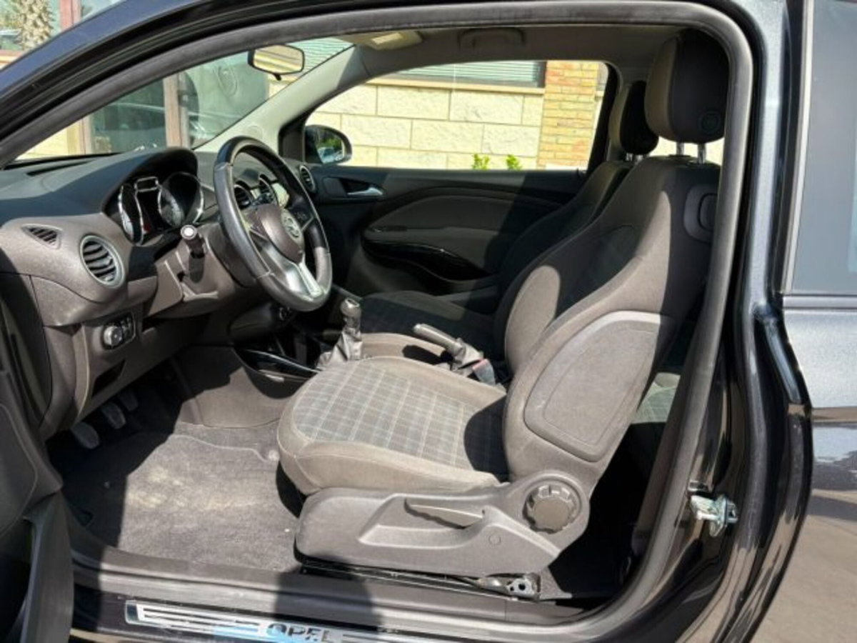 Opel Adam 1.2 70 CV Glam (8)
