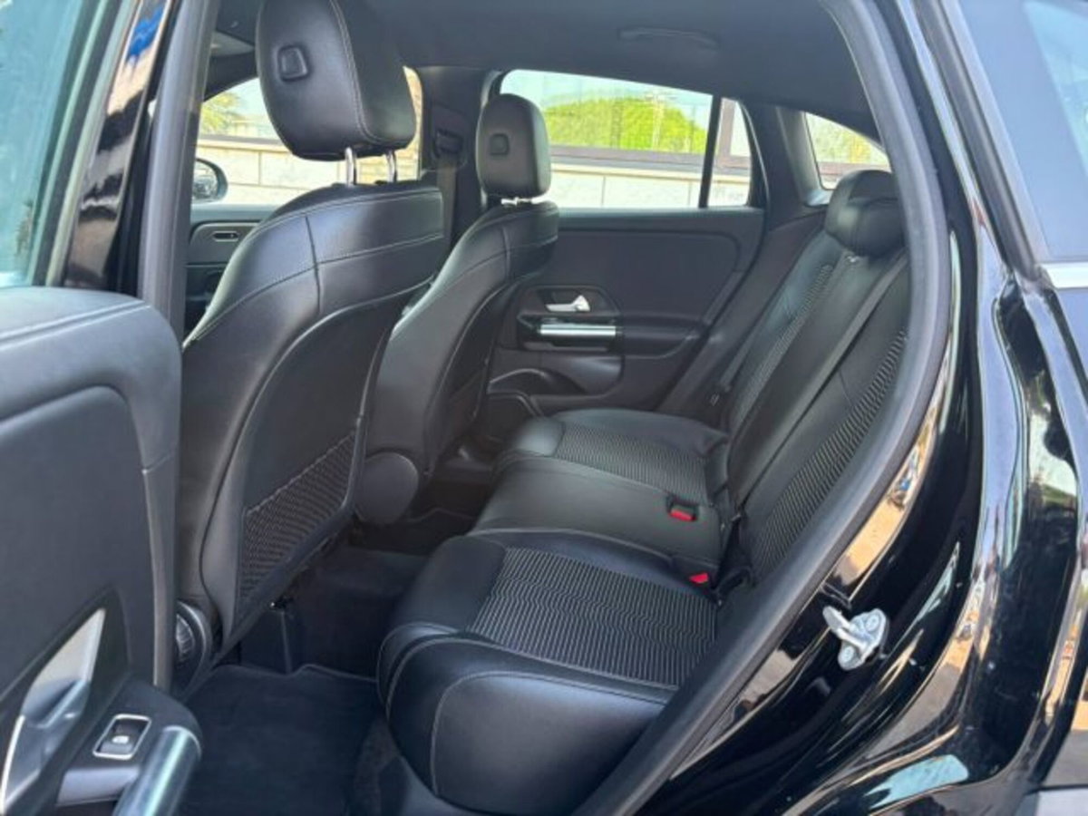 Mercedes-Benz GLA SUV 220 d Automatic Sport (9)