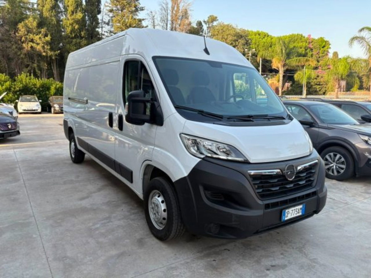 Opel Movano Furgone Heavy 35 L4H3 2.2 diesel 140cv S&S (3)