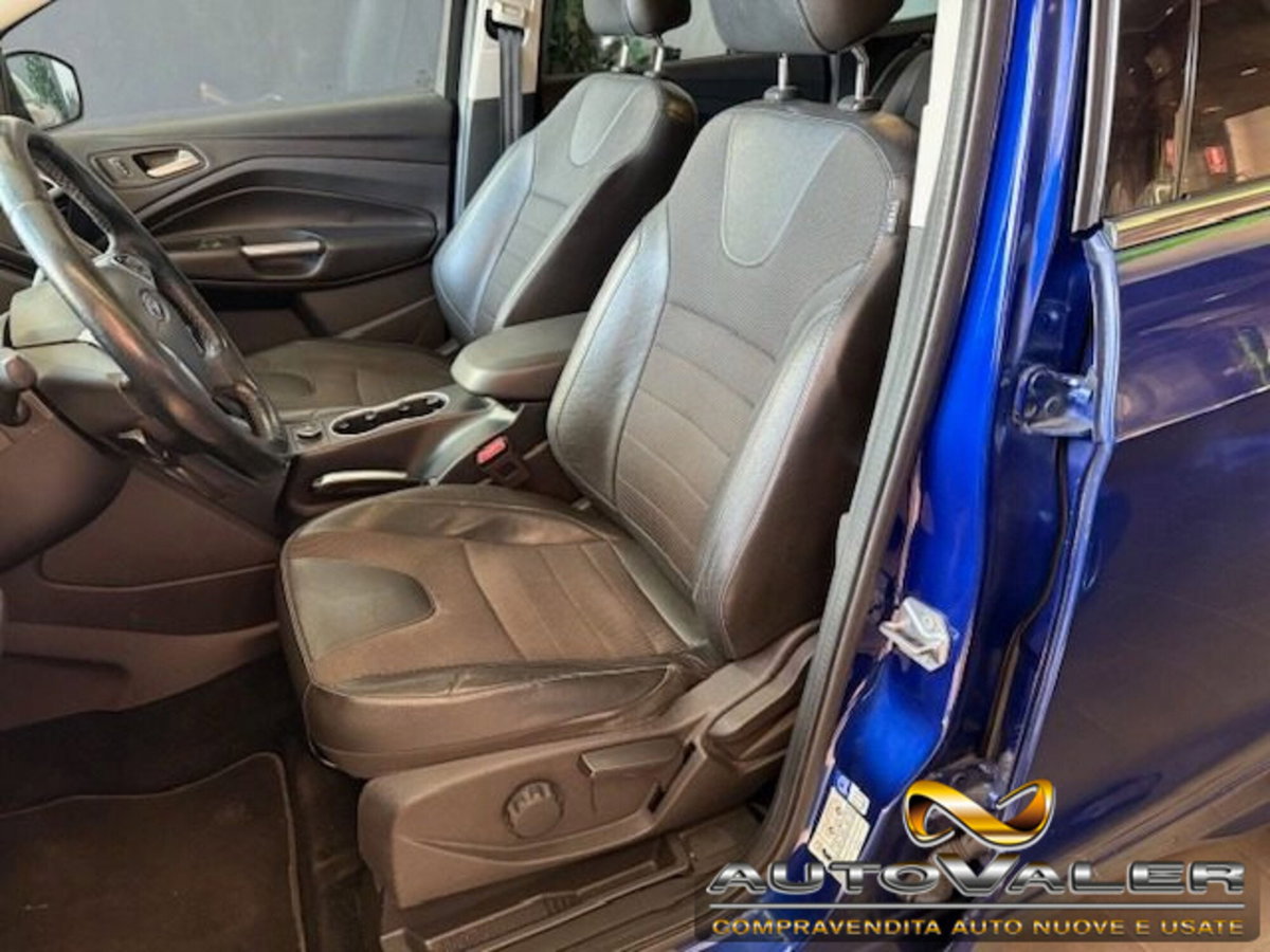 Ford Kuga 2.0 TDCI 150 CV S&S 4WD Titanium (7)