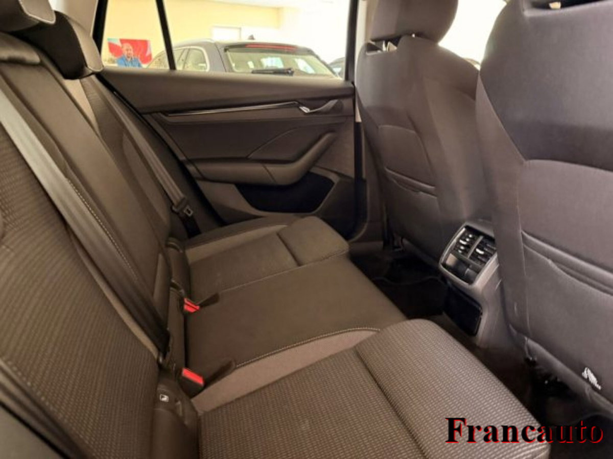 Skoda Octavia Station Wagon 2.0 TDI EVO SCR 150 CV DSG 4x4 Wagon Executive (10)