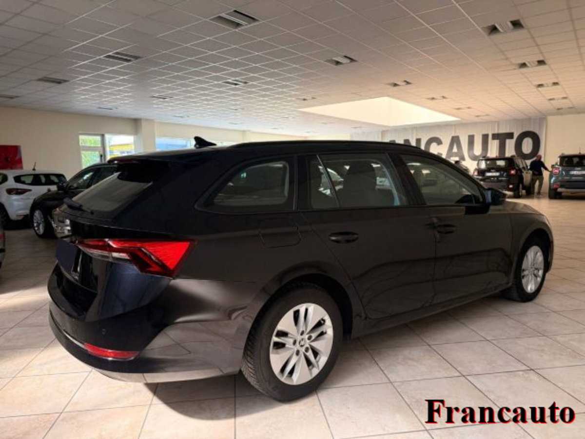 Skoda Octavia Station Wagon 2.0 TDI EVO SCR 150 CV DSG 4x4 Wagon Executive (13)