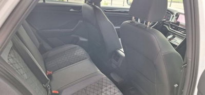Volkswagen T-Roc 1.5 tsi R-Line (17)
