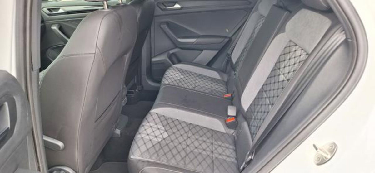 Volkswagen T-Roc 1.5 tsi R-Line (6)