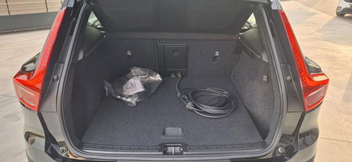 Volvo XC40 T4 Recharge Plug-in Hybrid Inscription (2)