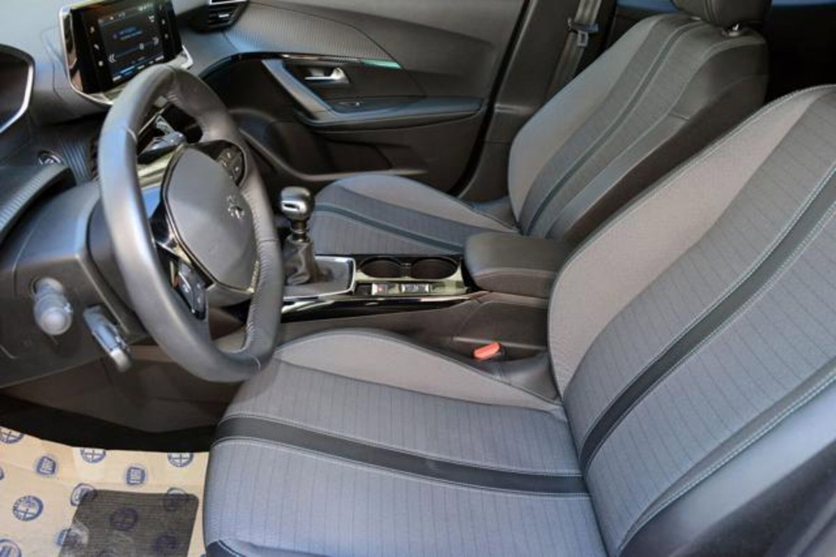 Peugeot 2008 BlueHDi 110 S&S Allure (10)