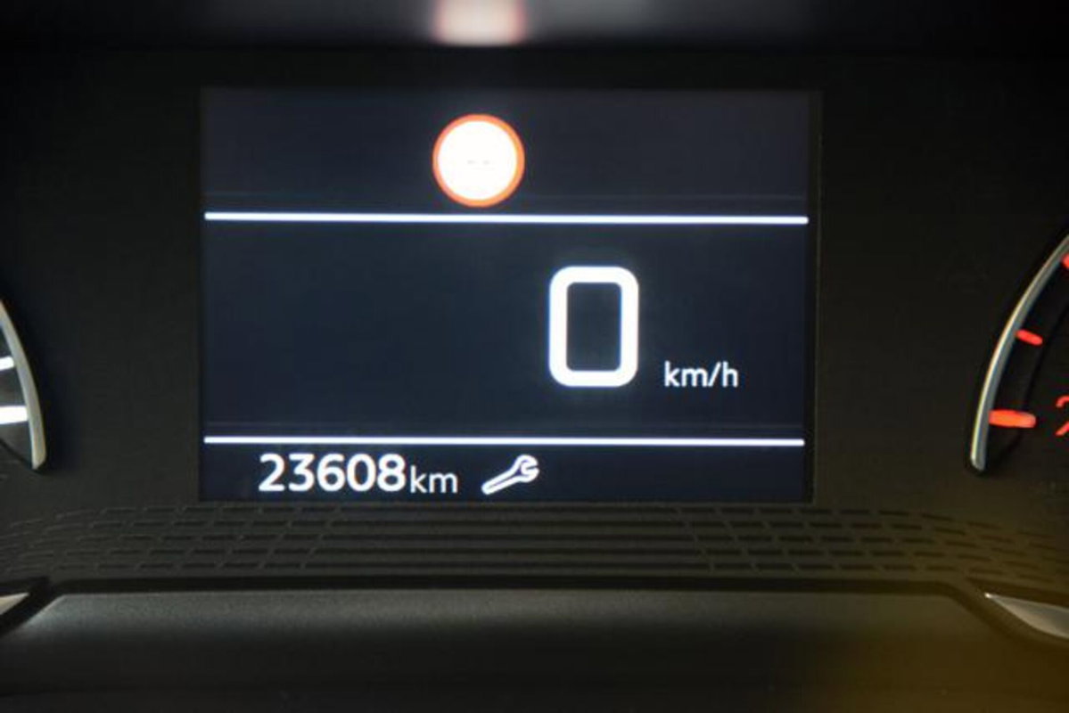 Peugeot 2008 BlueHDi 110 S&S Allure (14)