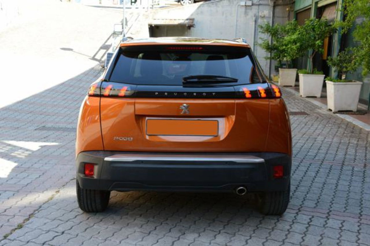 Peugeot 2008 BlueHDi 110 S&S Allure (4)