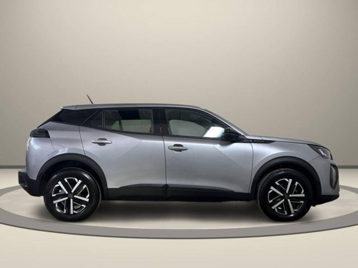 Peugeot 2008 1.2 hybrid Style 145cv e-dcs6 (4)