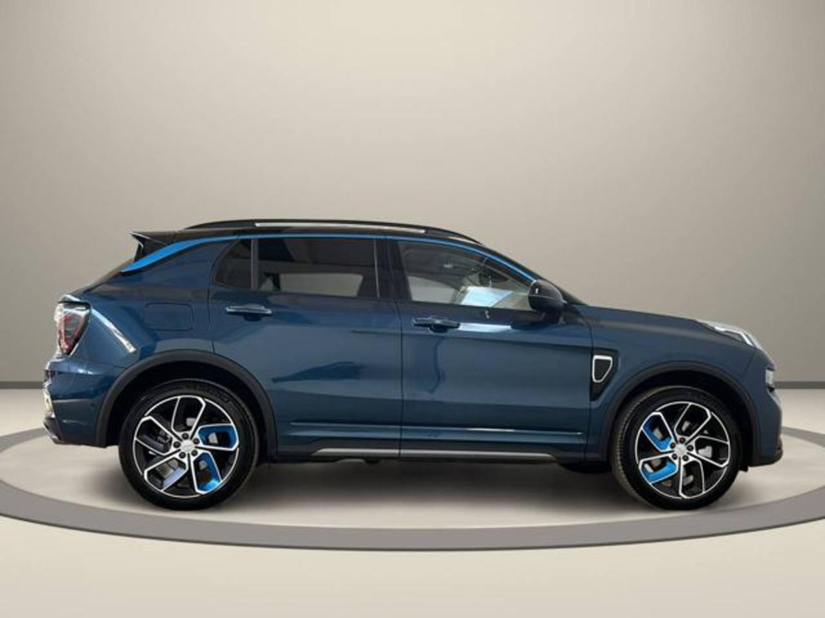 Lynk & Co 01 01 1.5 td phev (4)