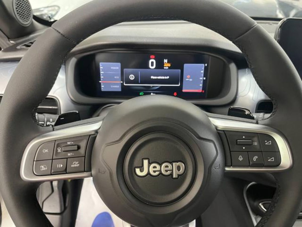 Jeep Avenger 1.2 turbo e-hybrid mhev The North Face 4xe 145cv edct6 (2)