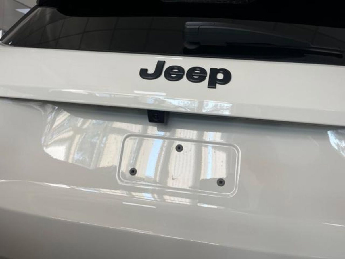 Jeep Avenger 1.2 turbo e-hybrid mhev The North Face 4xe 145cv edct6 (5)