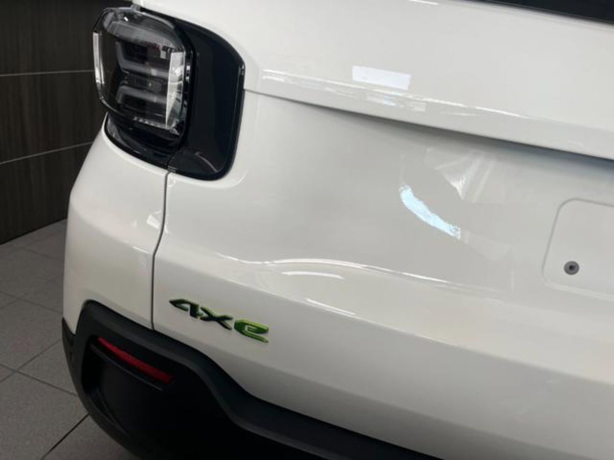 Jeep Avenger 1.2 turbo e-hybrid mhev The North Face 4xe 145cv edct6 (6)