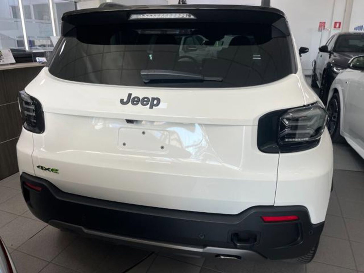 Jeep Avenger 1.2 turbo e-hybrid mhev The North Face 4xe 145cv edct6 (7)
