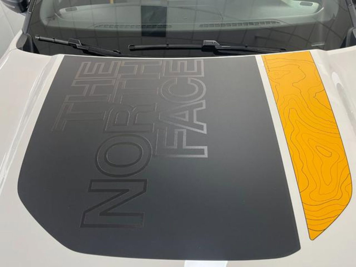Jeep Avenger 1.2 turbo e-hybrid mhev The North Face 4xe 145cv edct6 (9)