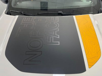 Jeep Avenger 1.2 turbo e-hybrid mhev The North Face 4xe 145cv edct6 (9)