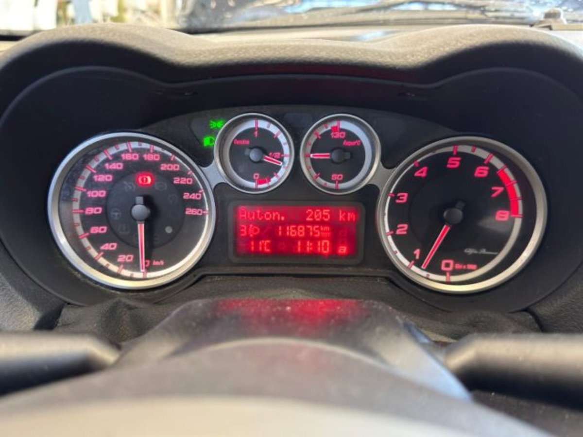 Alfa Romeo MiTo 1.4 78 CV Distinctive (12)
