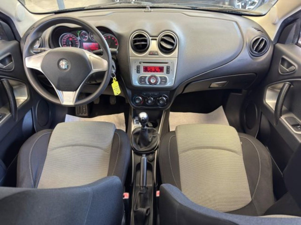 Alfa Romeo MiTo 1.4 78 CV Distinctive (9)