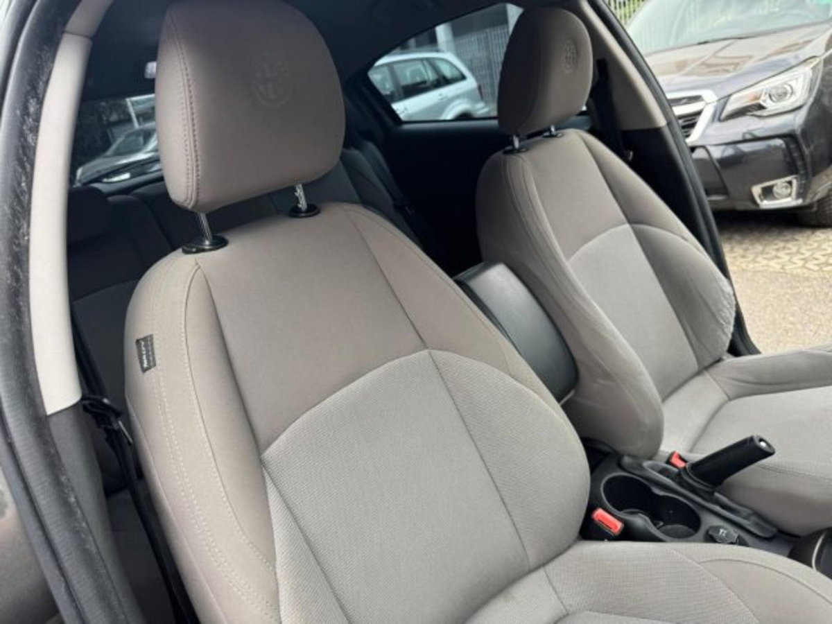Alfa Romeo Giulietta 1.6 JTDm Distinctive 120cv (13)