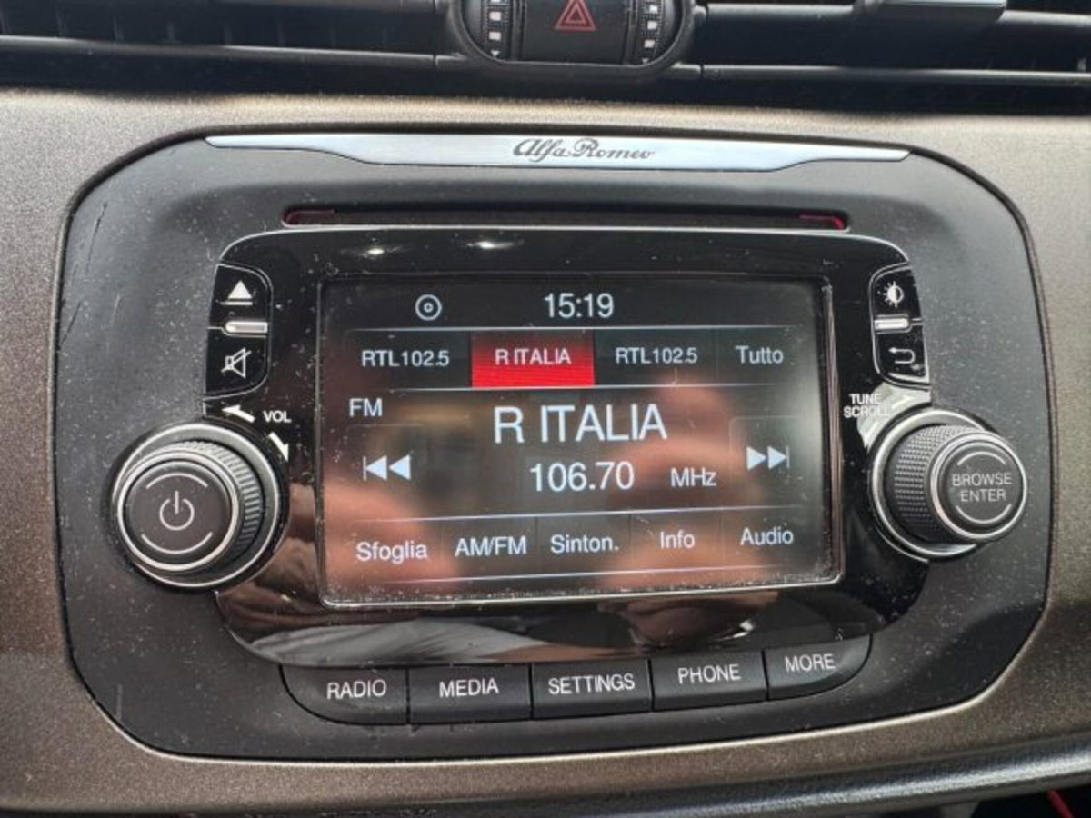 Alfa Romeo Giulietta 1.6 JTDm Distinctive 120cv (14)