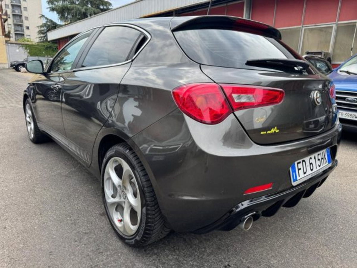 Alfa Romeo Giulietta 1.6 JTDm Distinctive 120cv (4)