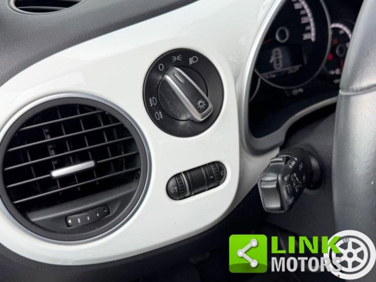 Volkswagen Maggiolino 1.6 TDI Design (13)