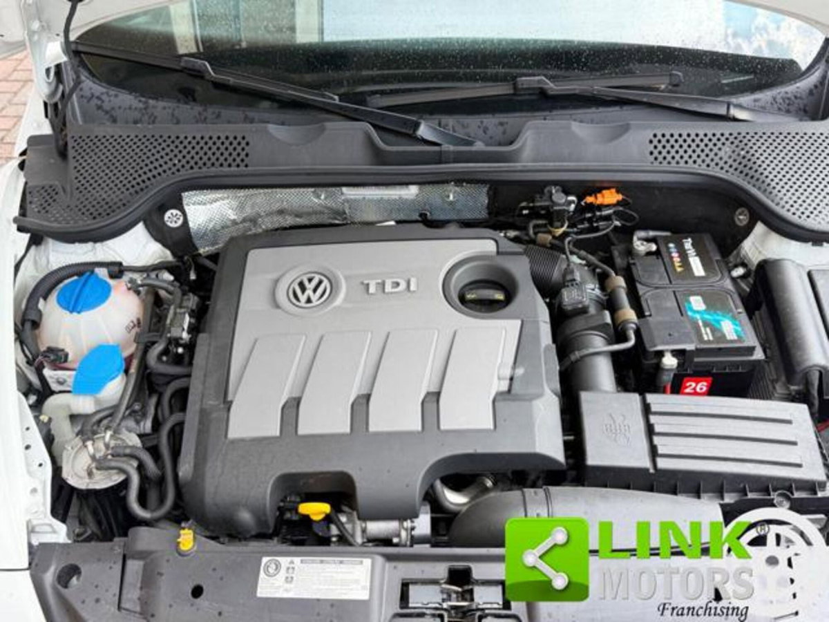 Volkswagen Maggiolino 1.6 TDI Design (16)