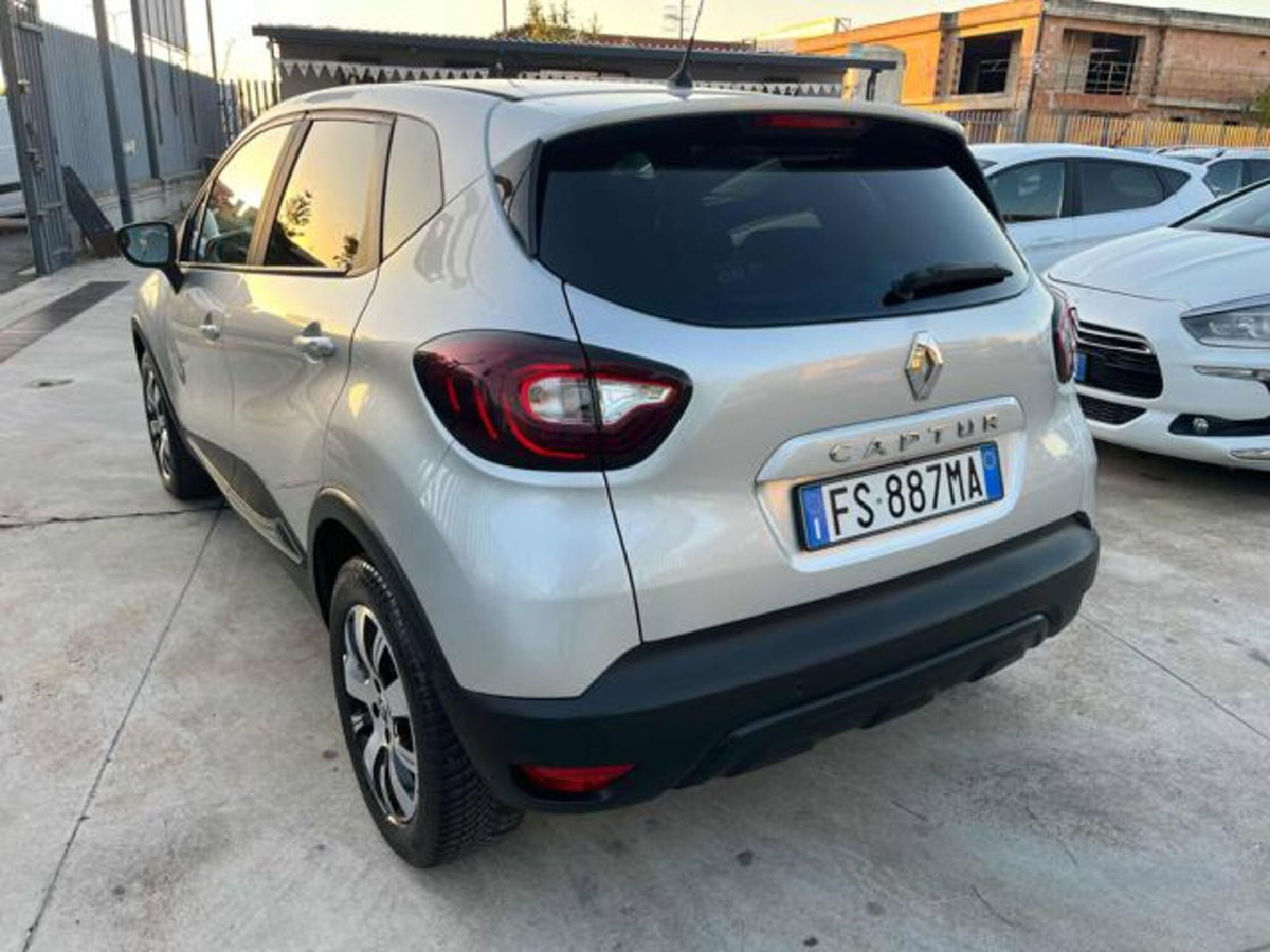 Renault Captur dCi 8V 110 CV Start&Stop Energy Initiale Paris (3)
