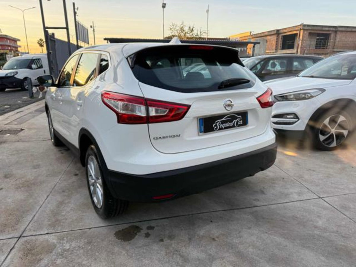 Nissan Qashqai 1.6 dCi 2WD Tekna (6)