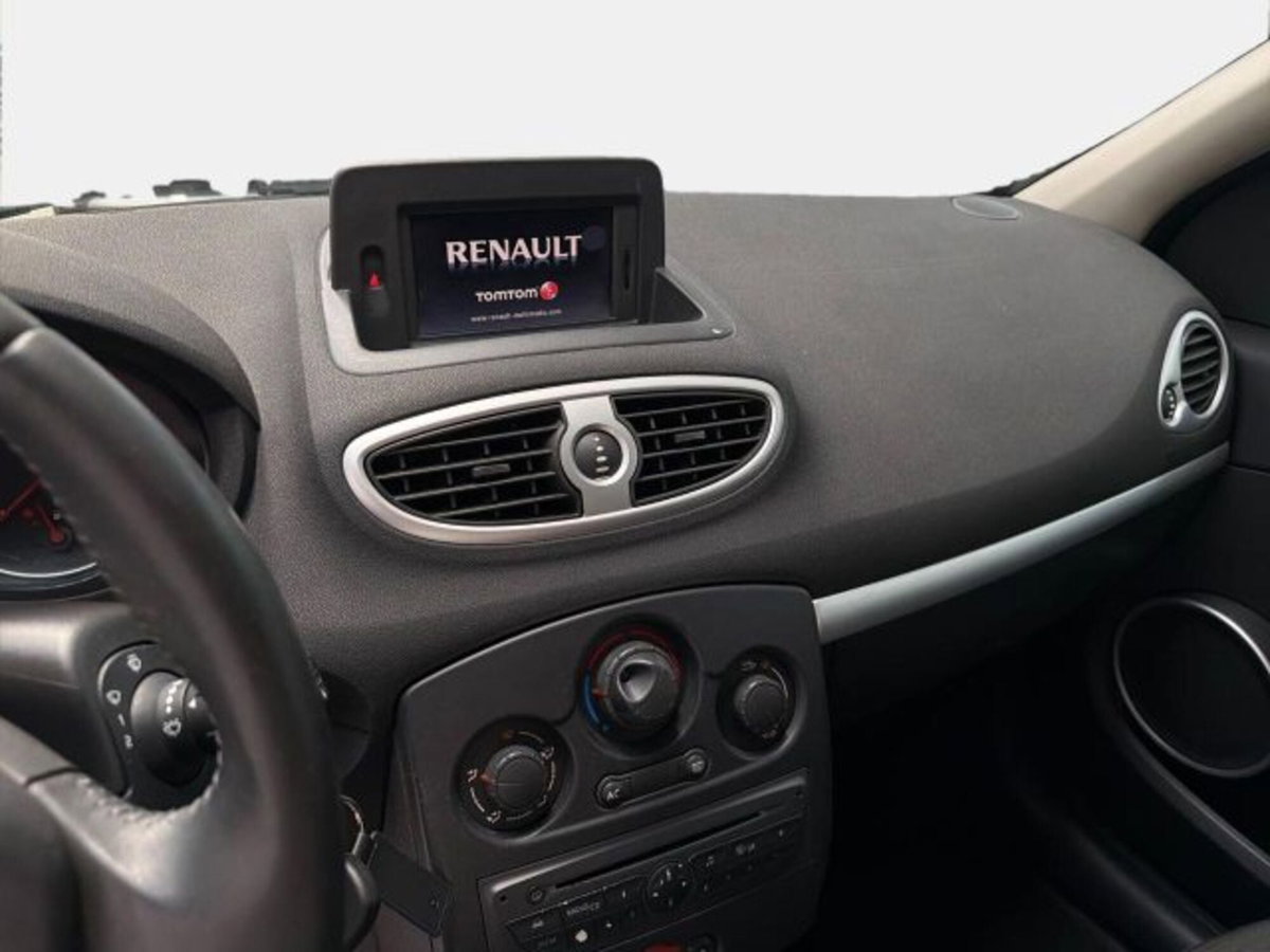 Renault Clio 1.2 16V 5 porte Luxe (10)