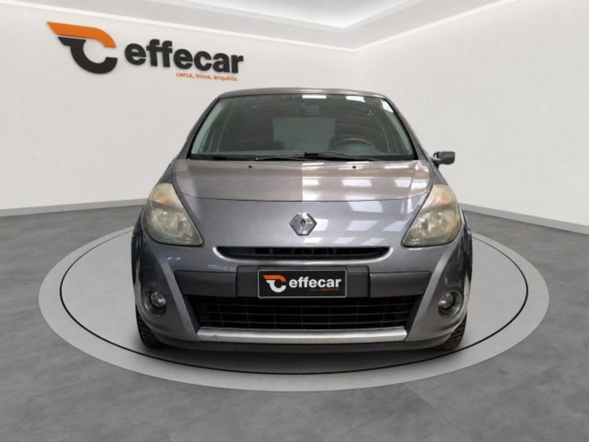 Renault Clio 1.2 16V 5 porte Luxe (2)