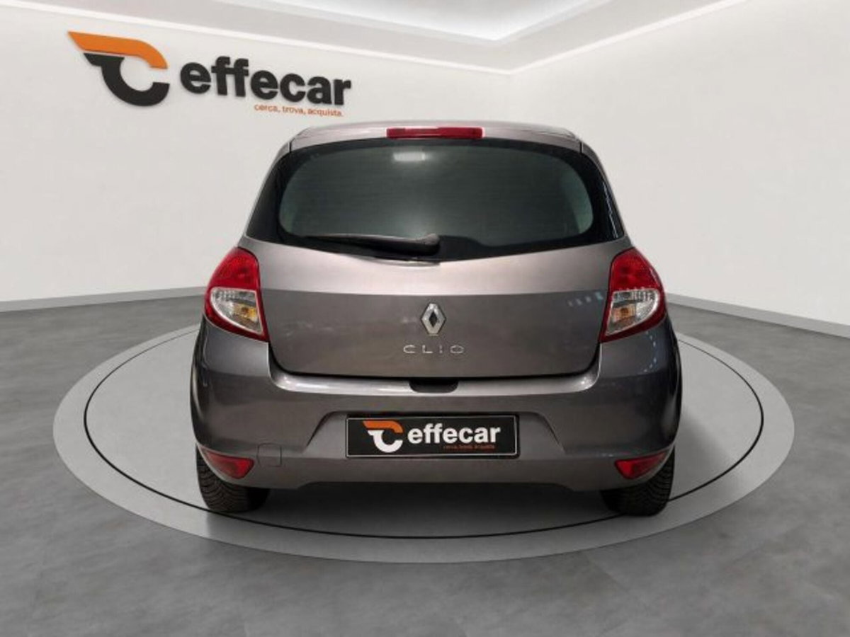 Renault Clio 1.2 16V 5 porte Luxe (5)