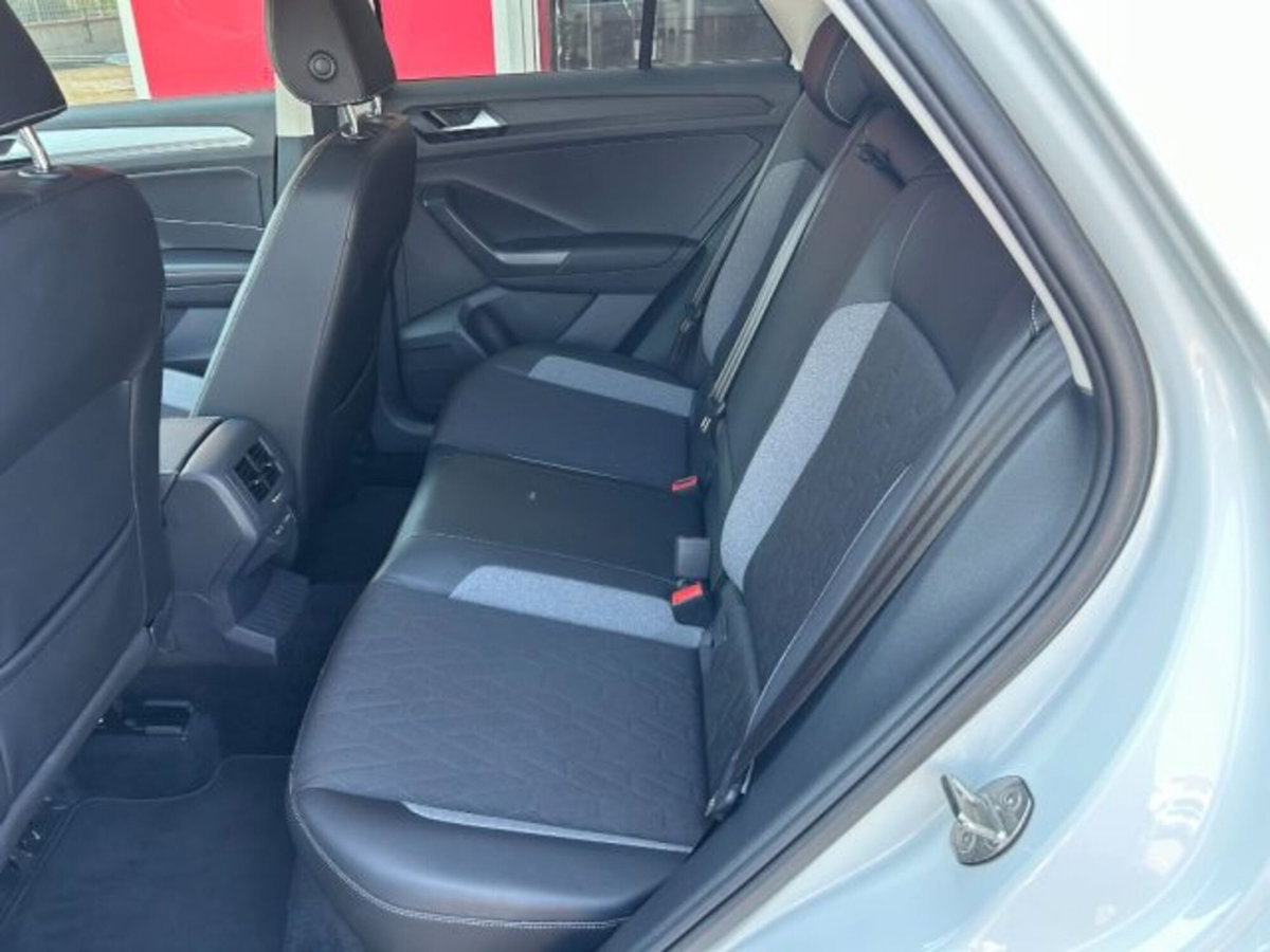 Volkswagen T-Roc 1.0 tsi Style 115cv (6)
