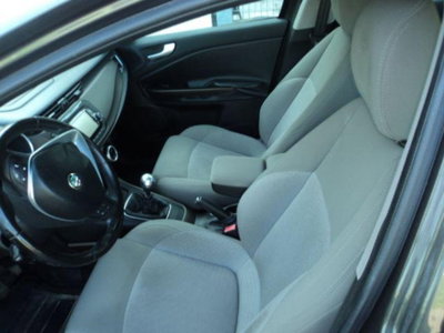 Alfa Romeo Giulietta 1.6 JTDm Distinctive 120cv (5)
