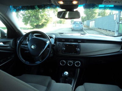 Alfa Romeo Giulietta 1.6 JTDm Distinctive 120cv (8)