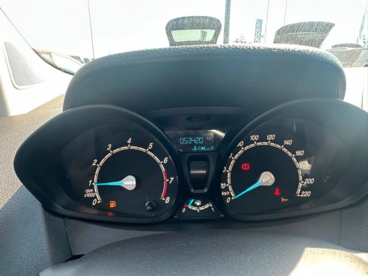 Ford Transit Courier 1.0 EcoBoost 100CV  Trend (10)