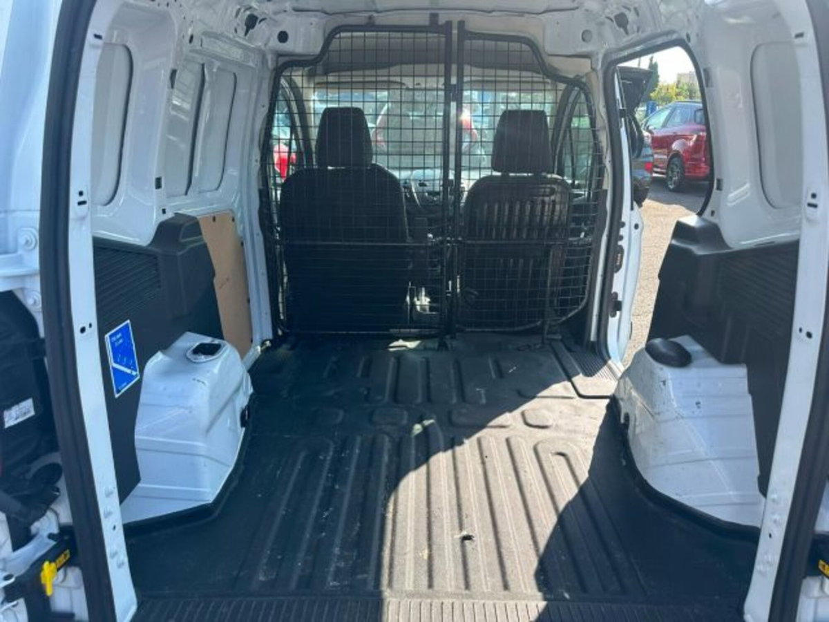Ford Transit Courier 1.0 EcoBoost 100CV  Trend (16)