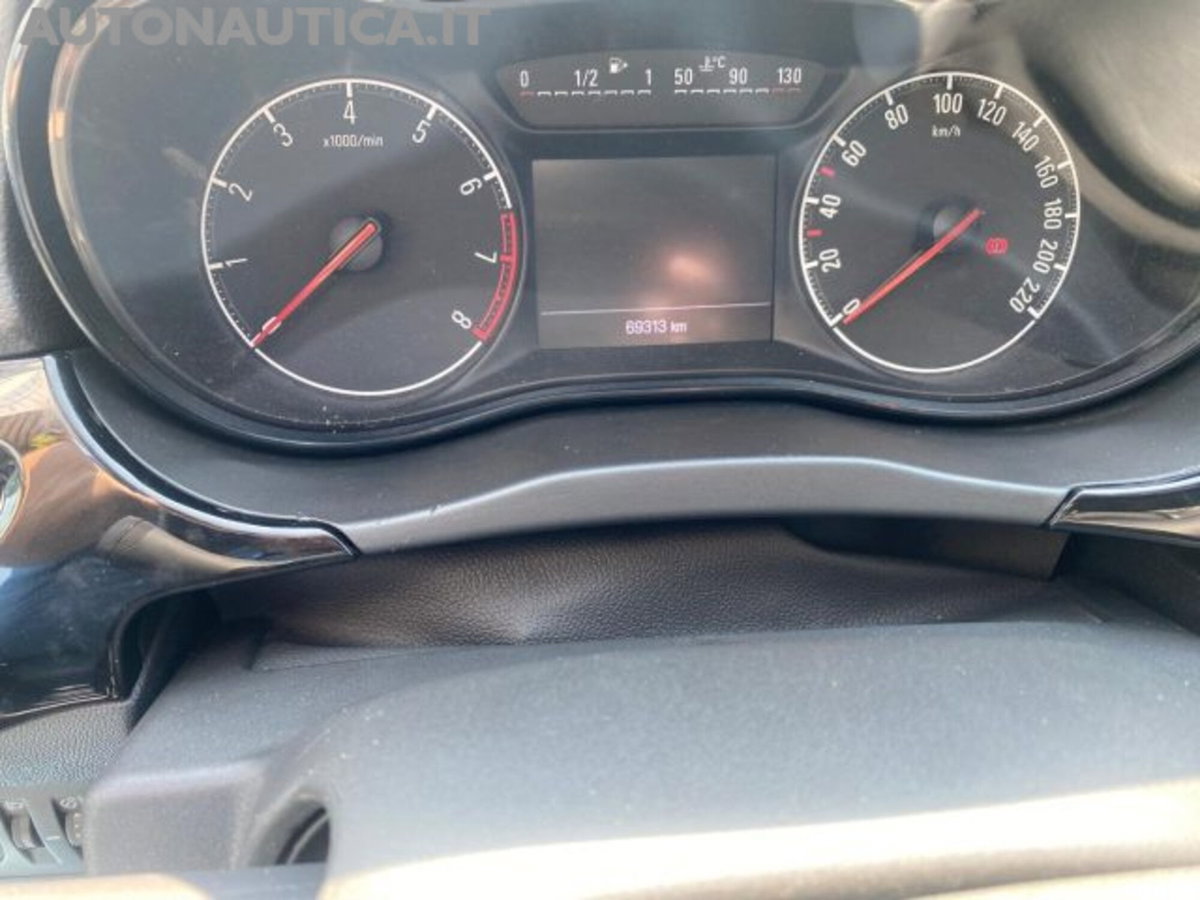 Opel Corsa 1.4 90CV GPL Tech 5 porte 120 Anniversary (10)