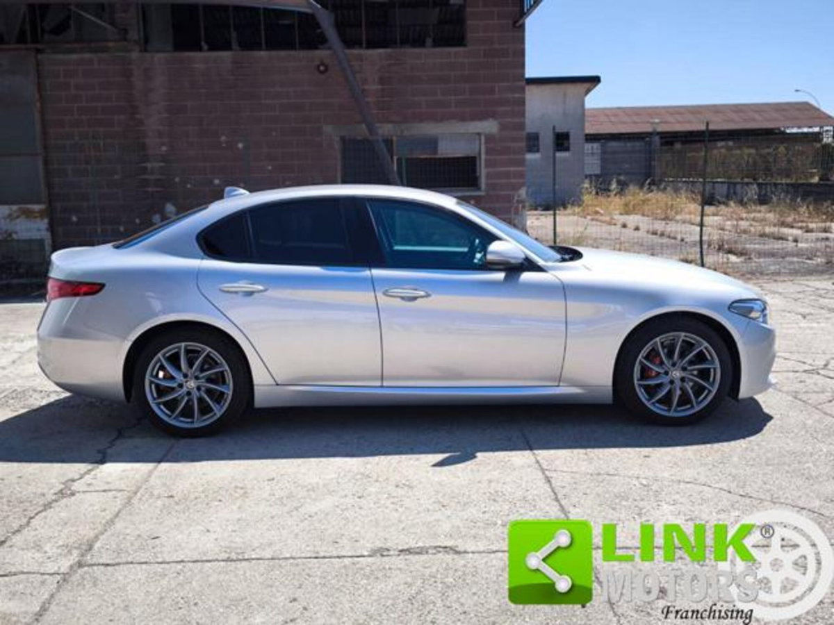 Alfa Romeo Giulia 2.2 Turbodiesel 160 CV AT8 Sprint (4)
