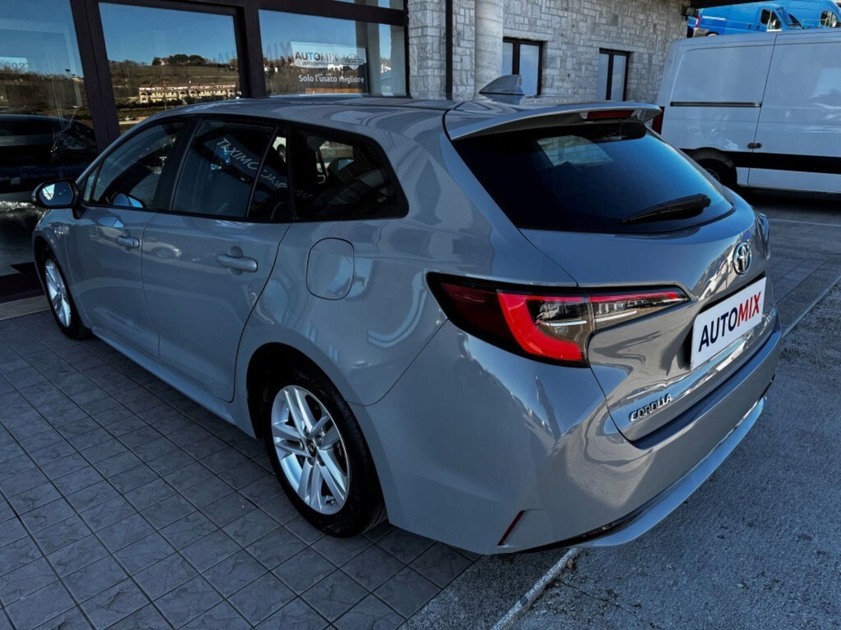 Toyota Corolla Touring Sports 1.8 Hybrid Business (13)