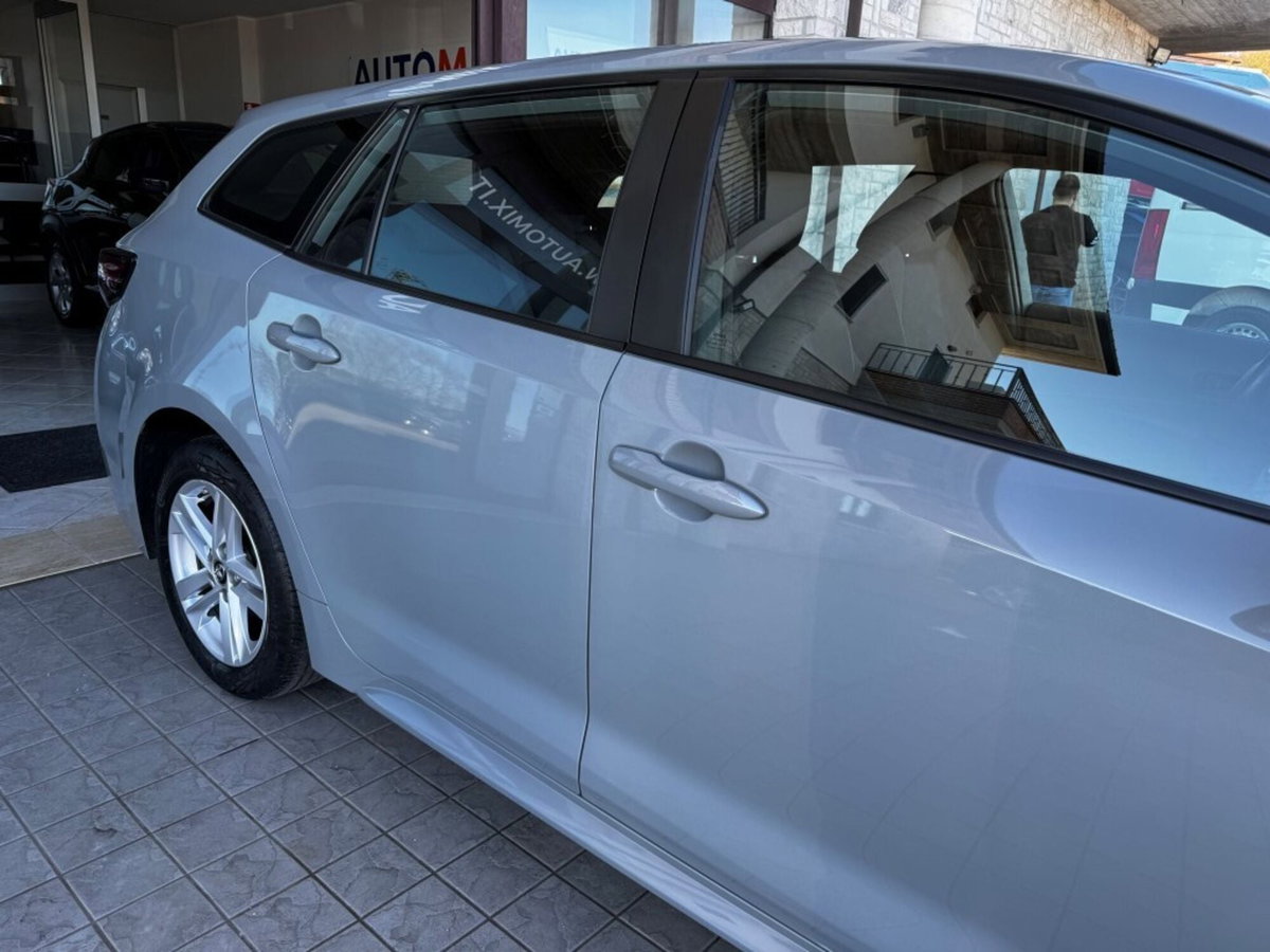 Toyota Corolla Touring Sports 1.8 Hybrid Business (9)
