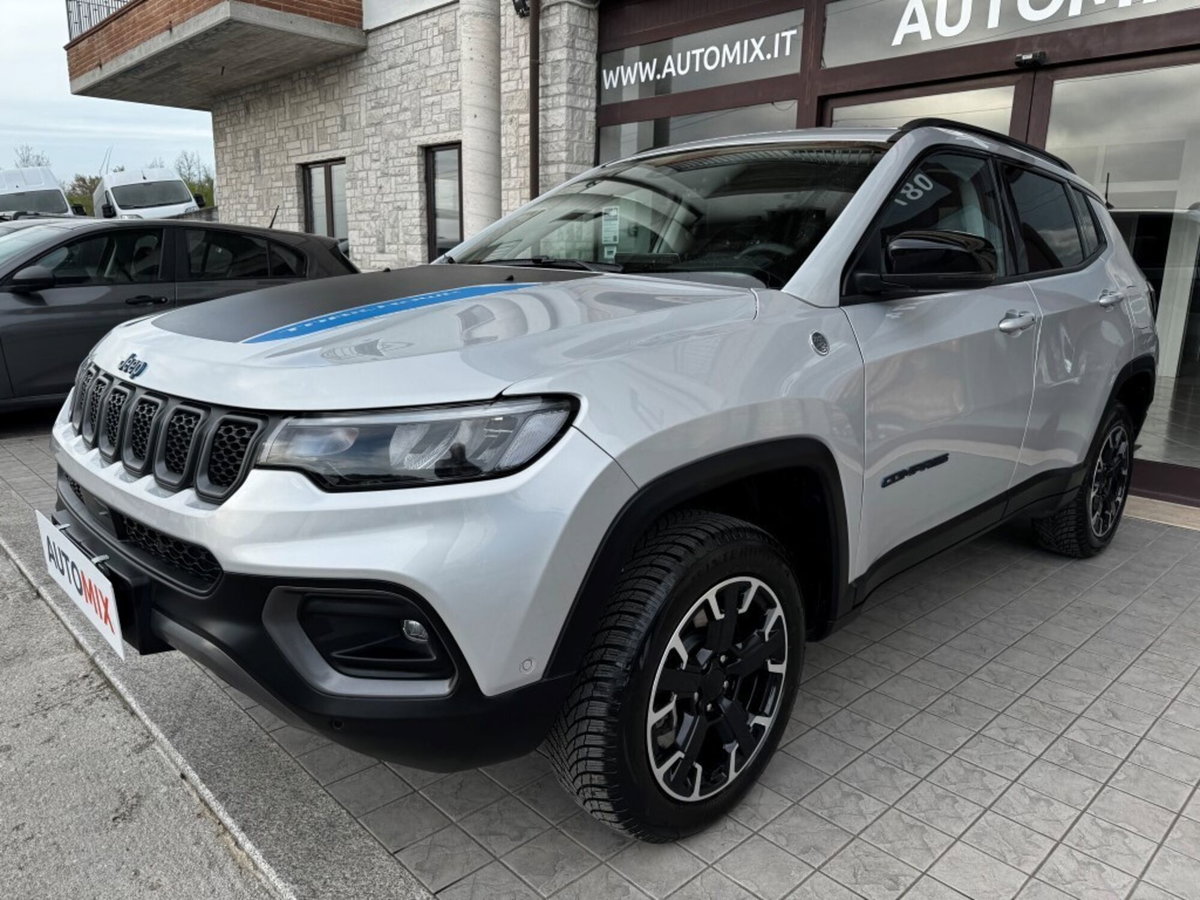 Jeep Compass 1.3 T4 240CV PHEV AT6 4xe Trailhawk (11)