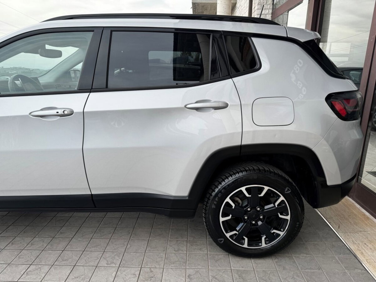Jeep Compass 1.3 T4 240CV PHEV AT6 4xe Trailhawk (13)