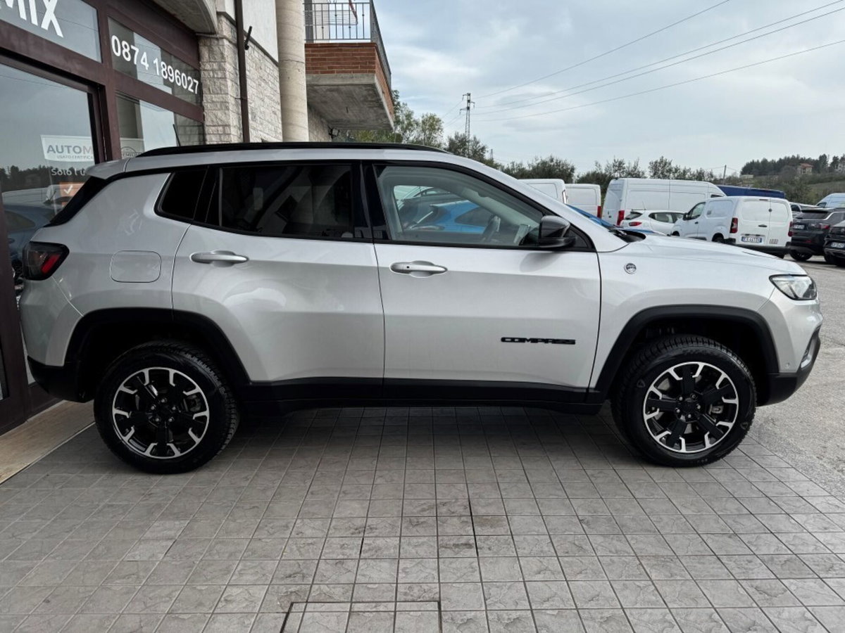 Jeep Compass 1.3 T4 240CV PHEV AT6 4xe Trailhawk (8)